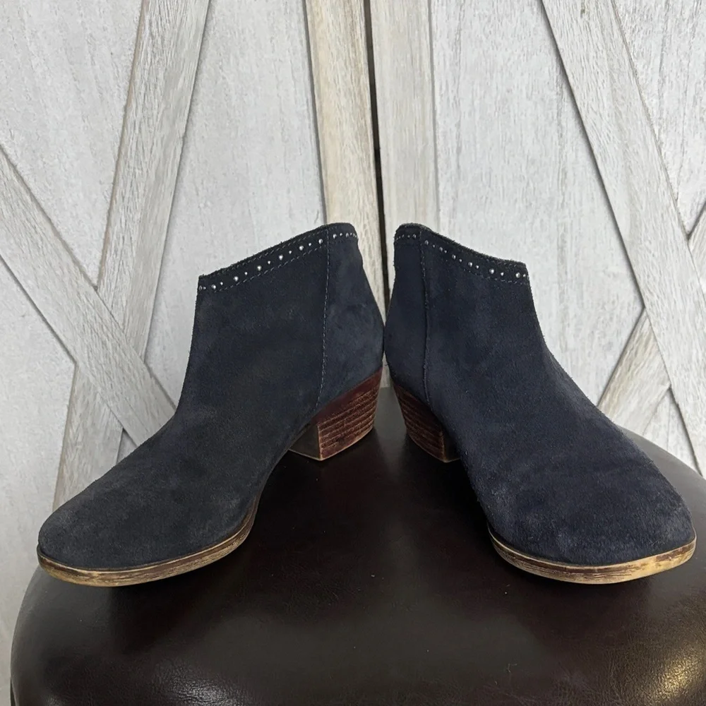Stylish Blue Black Ankle Boots